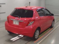 Toyota VITZ лот № 30028 оценка 3.5  с аукциона в Японии 1