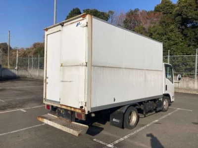 Isuzu ELF  с аукциона в Японии