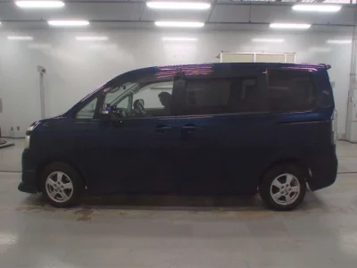 Toyota VOXY  с аукциона в Японии