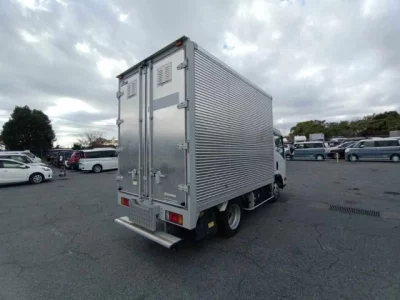 Isuzu ELF  с аукциона в Японии