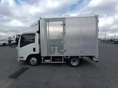 Isuzu ELF  с аукциона в Японии