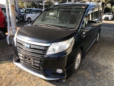 Toyota NOAH  с аукциона в Японии