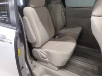 Toyota NOAH лот № 30042 оценка 4  с аукциона в Японии 9