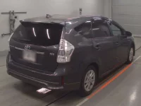 Toyota PRIUS ALPHA лот № 30043 оценка 3.5  с аукциона в Японии 1