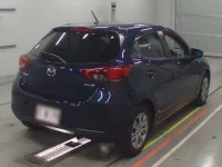 Mazda MAZDA2 лот № 90089 оценка RA  с аукциона в Японии 1