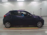 Mazda MAZDA2 лот № 90089 оценка RA  с аукциона в Японии 2