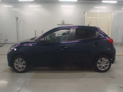 Mazda MAZDA2  с аукциона в Японии
