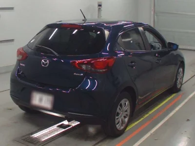 Mazda MAZDA2  с аукциона в Японии