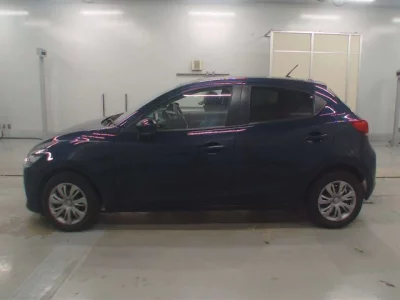Mazda MAZDA2  с аукциона в Японии