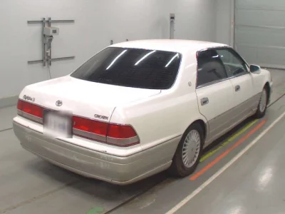 Toyota CROWN  с аукциона в Японии