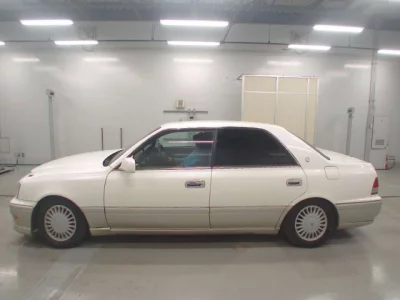 Toyota CROWN  с аукциона в Японии