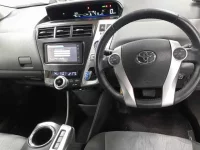 Toyota PRIUS ALPHA лот № 30050 оценка 4  с аукциона в Японии 8