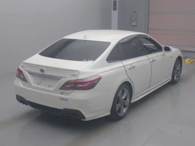 Toyota CROWN  с аукциона в Японии