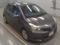Toyota VITZ лот № 30054 оценка R  с аукциона в Японии 4