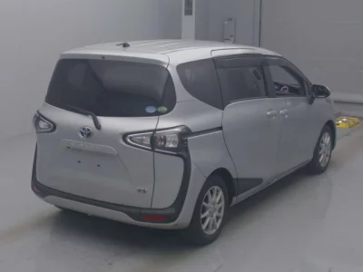 Toyota SIENTA  с аукциона в Японии
