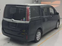 Toyota NOAH лот № 2236 оценка 3.5  с аукциона в Японии 1