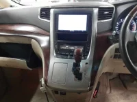 Toyota ALPHARD лот № 30057 оценка 3.5  с аукциона в Японии 8