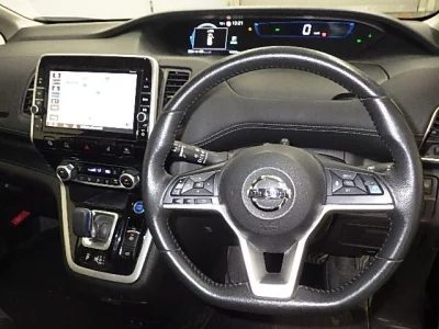 Nissan SERENA  с аукциона в Японии