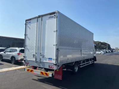 Isuzu FORWARD  с аукциона в Японии