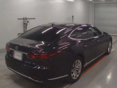 Lexus LS  с аукциона в Японии