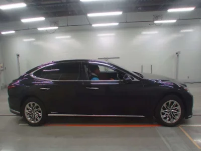Lexus LS  с аукциона в Японии