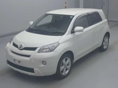 Toyota IST  с аукциона в Японии