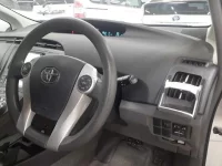 Toyota PRIUS лот № 30063 оценка 4  с аукциона в Японии 6