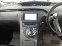 Toyota PRIUS лот № 30063 оценка 4  с аукциона в Японии 8