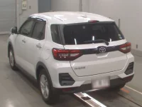 Toyota RAIZE лот № 30065 оценка R  с аукциона в Японии 5