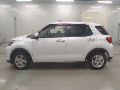 Toyota RAIZE  с аукциона в Японии