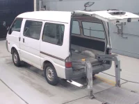 Mazda BONGO VAN лот № 30138 оценка 3.5  с аукциона в Японии 5