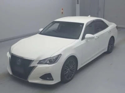 Toyota CROWN  с аукциона в Японии
