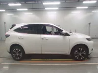 Toyota HARRIER лот № 30068 оценка 3.5  с аукциона в Японии 2