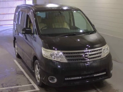 Nissan SERENA  с аукциона в Японии