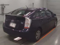 Toyota PRIUS лот № 30070 оценка 3.5  с аукциона в Японии 1