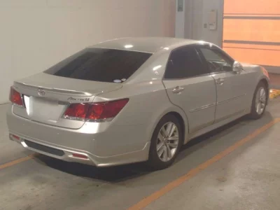 Toyota CROWN  с аукциона в Японии