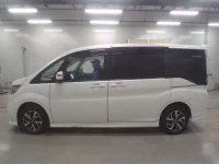 Honda STEP WAGON лот № 30072 оценка 4.5  с аукциона в Японии 3