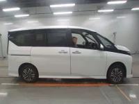 Nissan SERENA лот № 90121 оценка 3.5  с аукциона в Японии 2