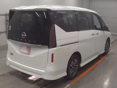 Nissan SERENA  с аукциона в Японии