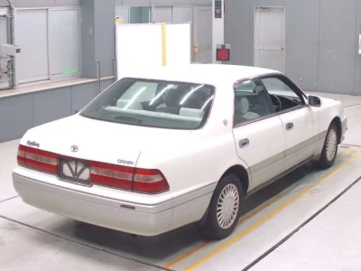Toyota CROWN  с аукциона в Японии