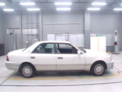 Toyota CROWN  с аукциона в Японии