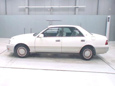 Toyota CROWN  с аукциона в Японии