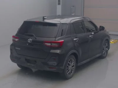 Toyota RAIZE  с аукциона в Японии