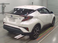 Toyota C-HR лот № 30090 оценка RA  с аукциона в Японии 1