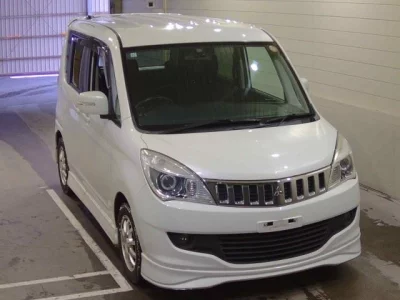 Mitsubishi DELICA D2