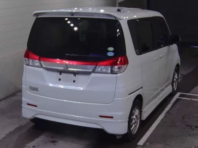 Mitsubishi DELICA D2