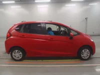 Honda FIT лот № 30098 оценка 3.5  с аукциона в Японии 2