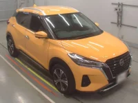 Nissan KICKS лот № 30111 оценка RA  с аукциона в Японии 4