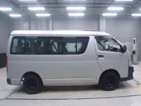 Toyota HIACE лот № 30184 оценка 3.5  с аукциона в Японии 2