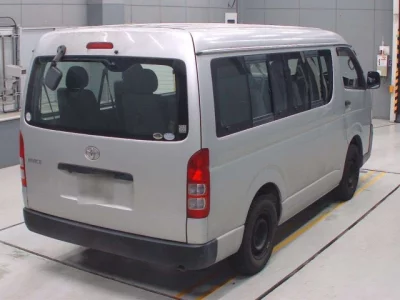 Toyota HIACE  с аукциона в Японии